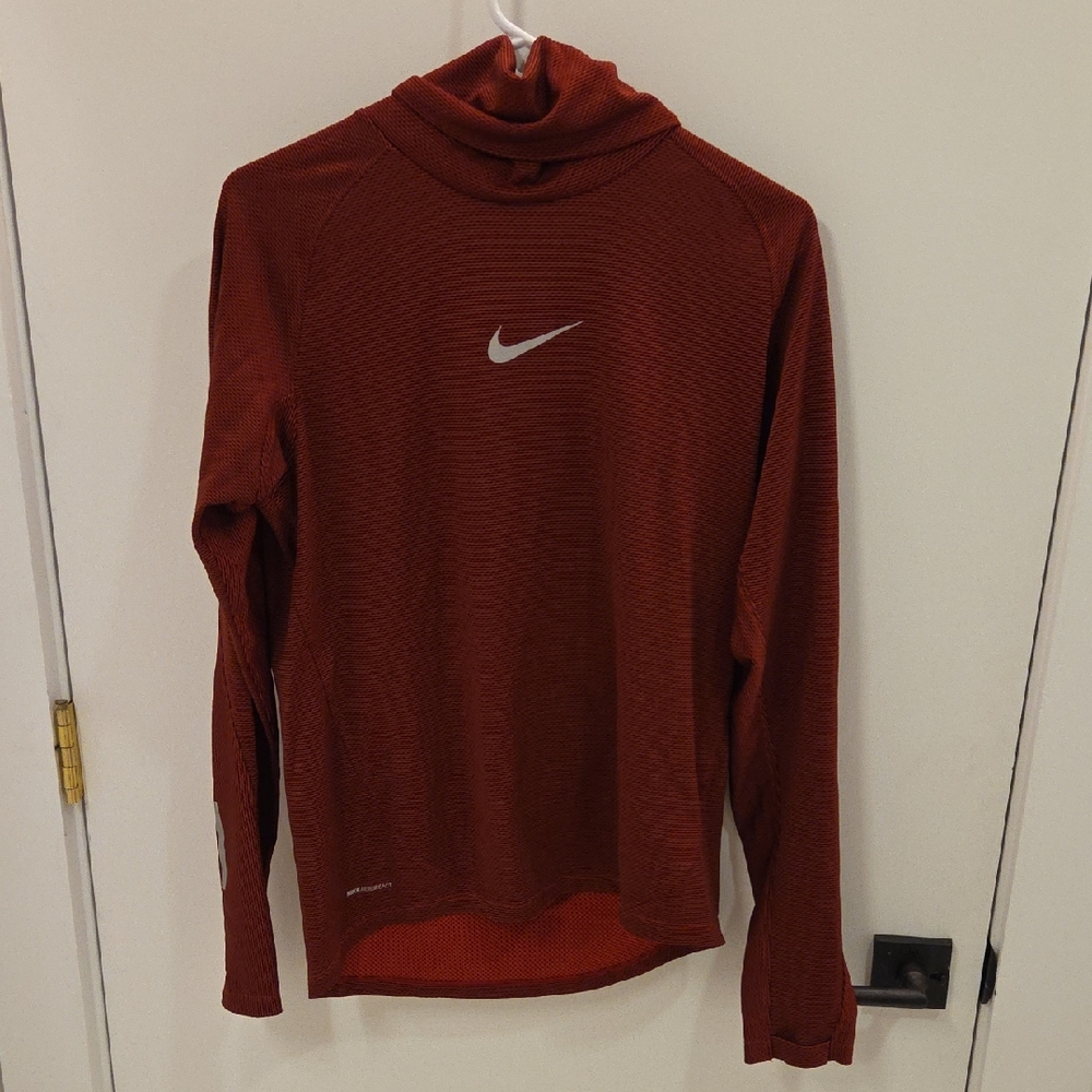 Nike Running Aeroreact Red Medium Turtleneck Sweater